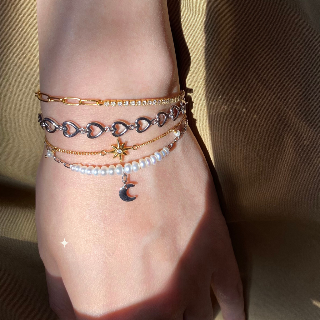 Moon Pendant Pearl Bracelet