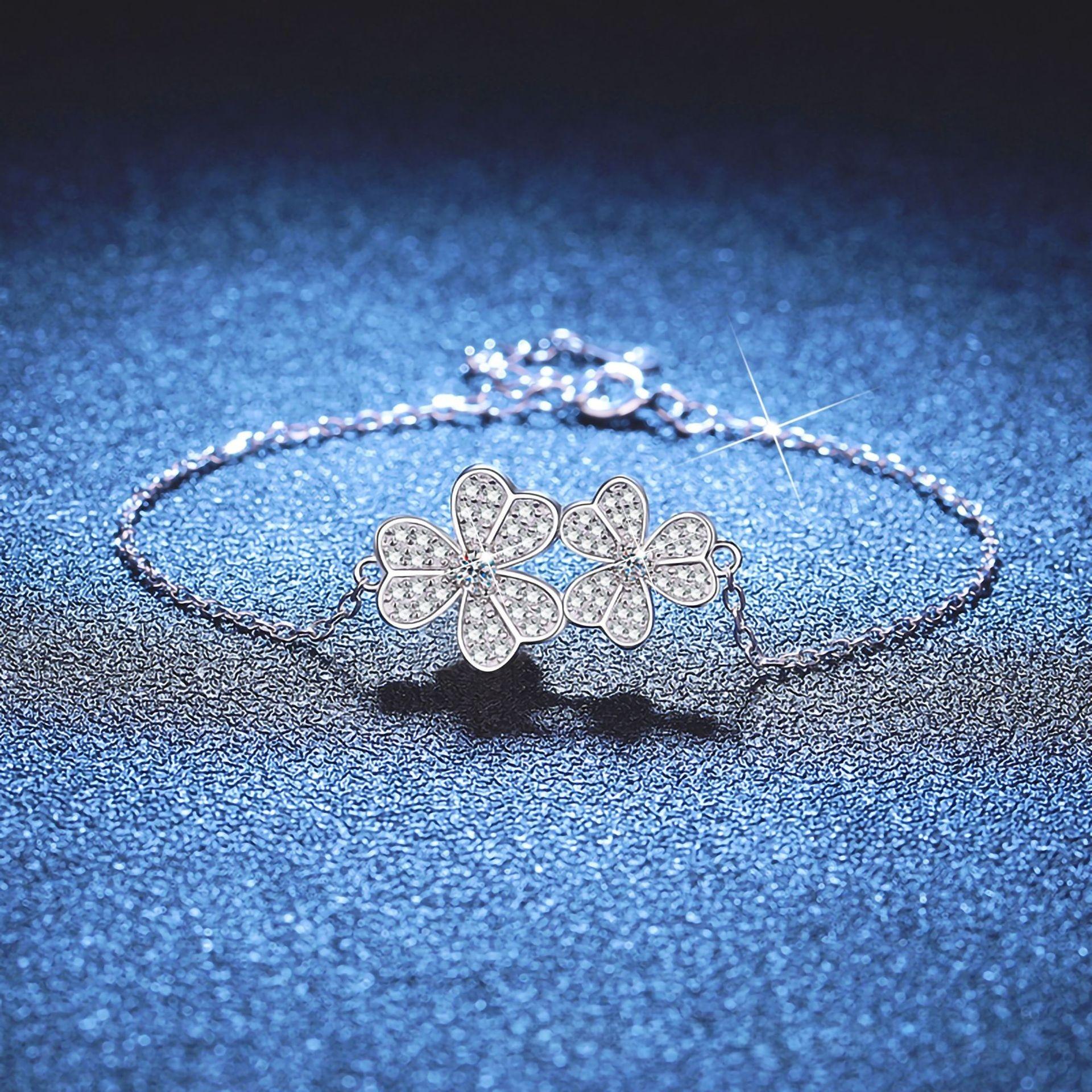 Enchating Full Moissanite Double Clover Moissanite Bracelet