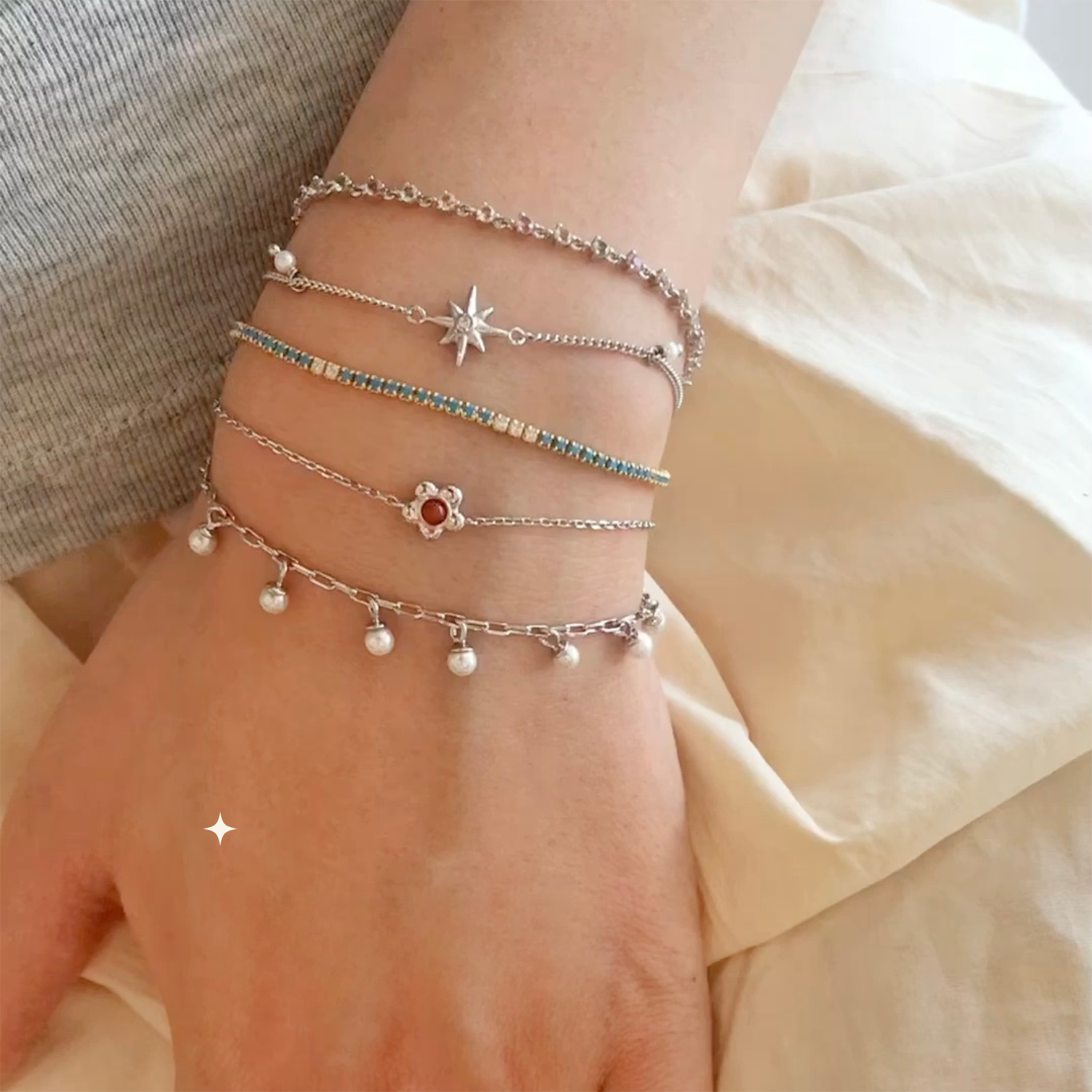 Mini Teardrop Pearl Pendant Bracelet