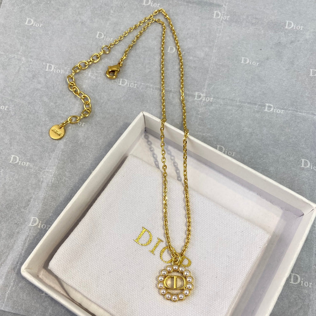 Dior Petite Pearl Necklace Bracelet
